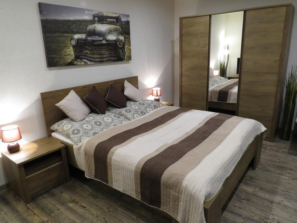 Apartman Route 18 Liptovský Mikuláš Eksteriør bilde
