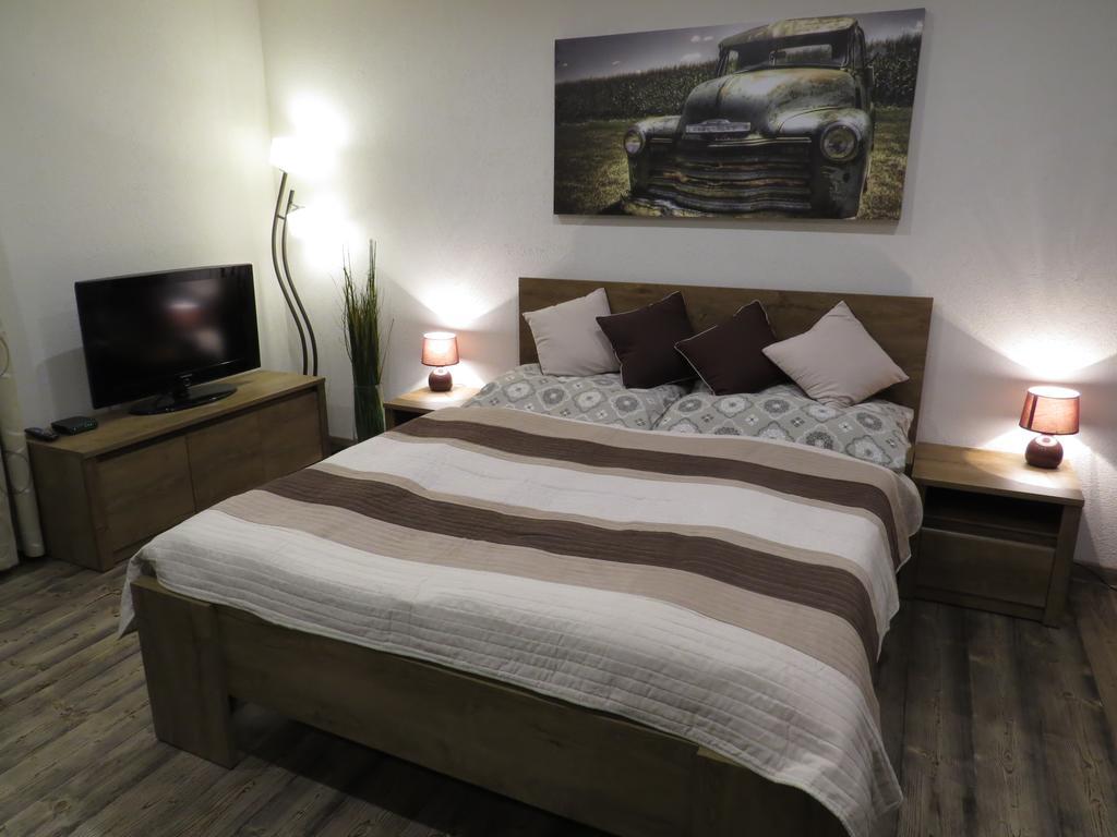Apartman Route 18 Liptovský Mikuláš Eksteriør bilde